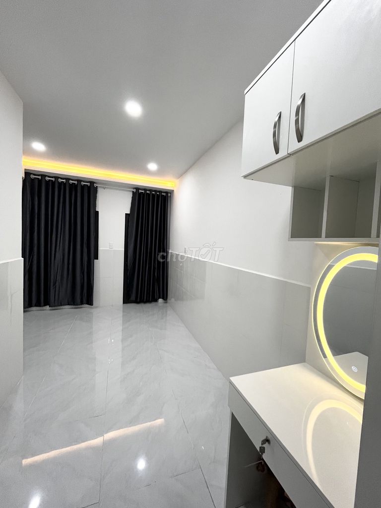 Rent the original house - the interior available - the square - the owner