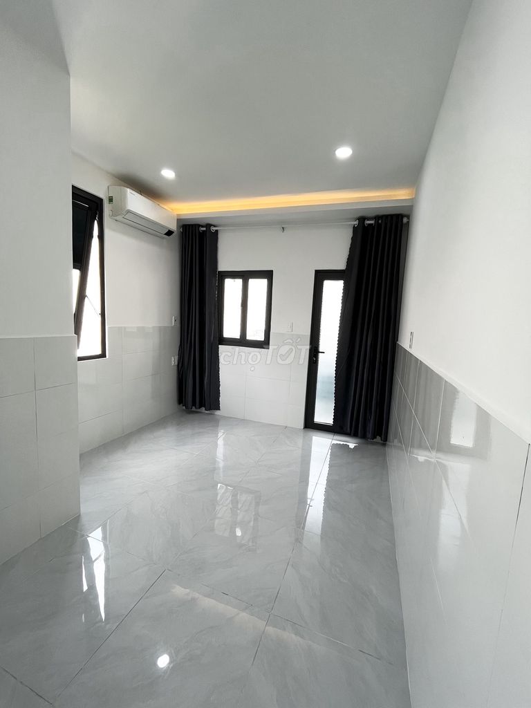 Rent the original house - the interior available - the square - the owner
