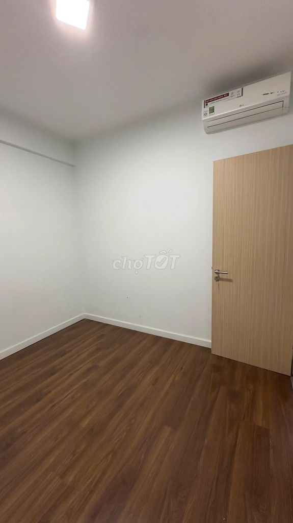 Rent Lovera Vista 2 bedrooms. 2 out of 2 air-view toilets. Two air conditionings.