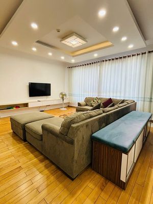 Rent apartment 160 meters, 3 bedrooms, 4 toilets, interior.