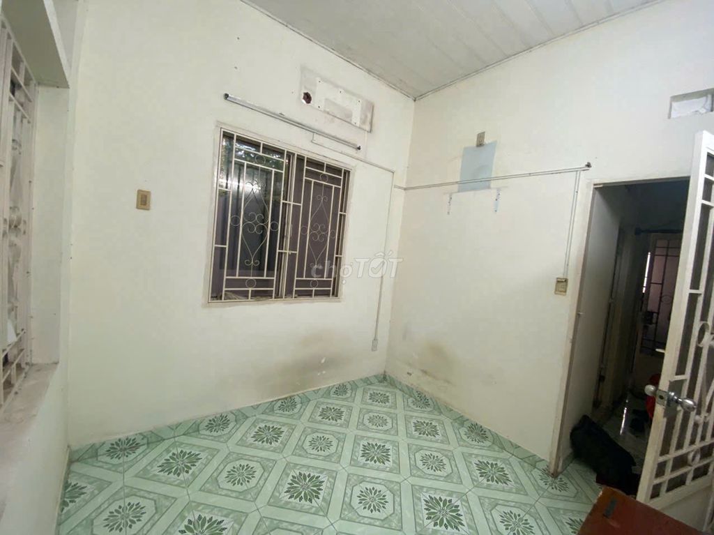 Rent us a room on the second floor, area 12 meters 2 in town. Bình Thạnh.