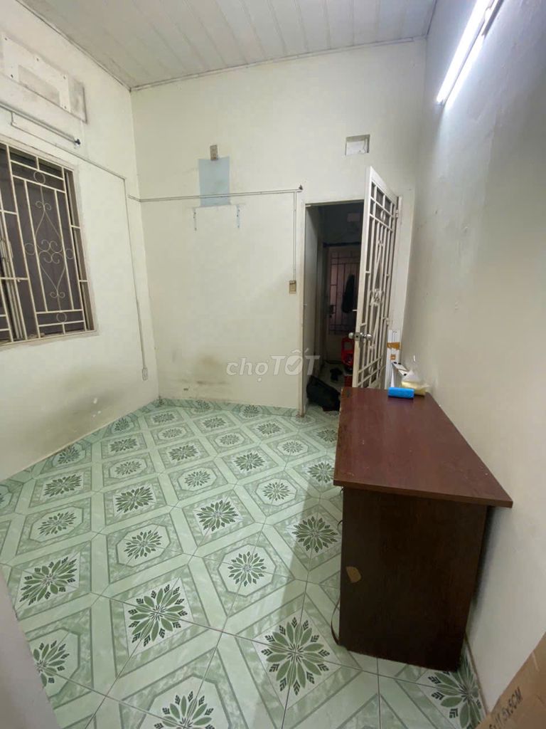Rent us a room on the second floor, area 12 meters 2 in town. Bình Thạnh.