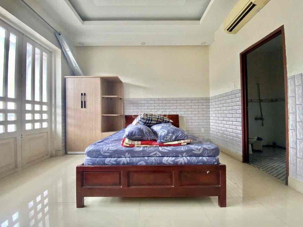 Rent a full house with a balcony. Tạ Quang Bửu, District 8 for 5.8 million.
