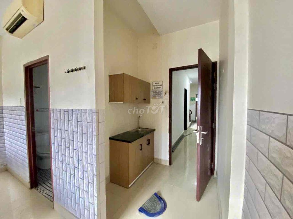 Rent a full house with a balcony. Tạ Quang Bửu, District 8 for 5.8 million.