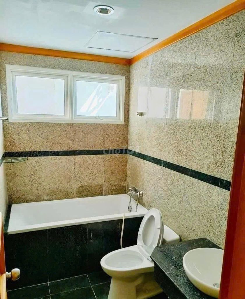 The interior room is five minutes from the location.