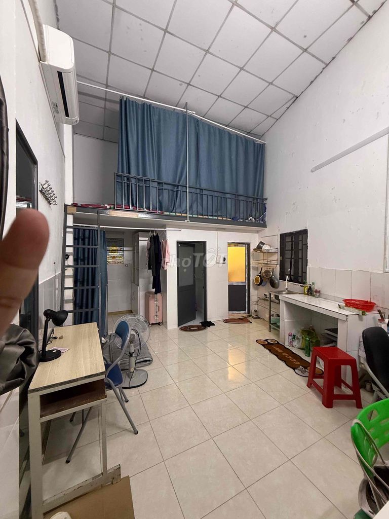 Room 35mm with full furniture on 28 Wallen 6