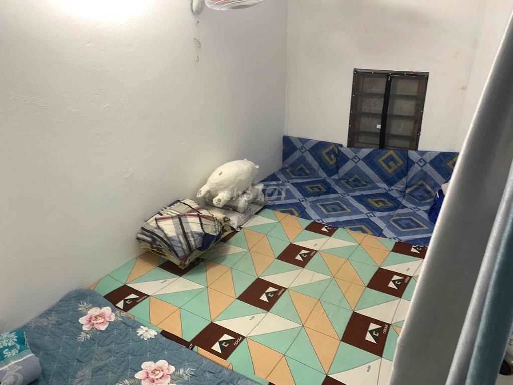 Room 35mm with full furniture on 28 Wallen 6