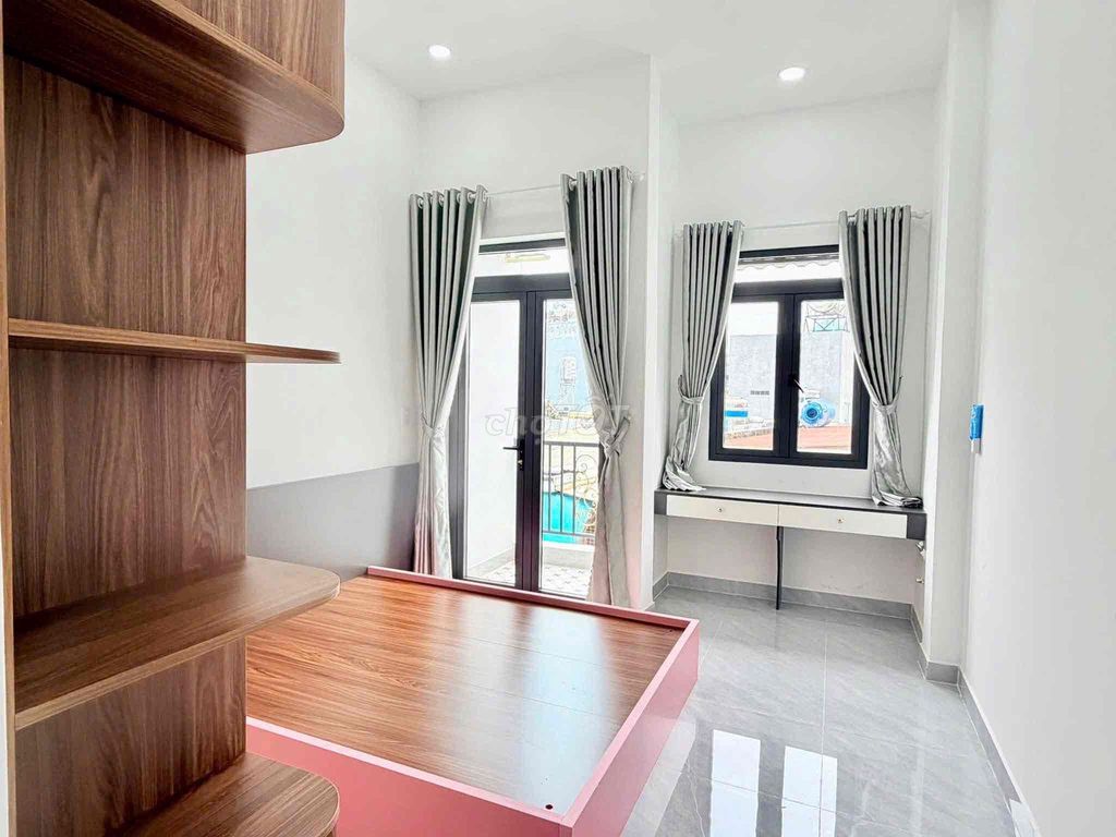 6 meters Tân Kỳ Tân Quý, 4 panels, 4 x 22 meters, 5 bedrooms, 5 toilets, Th court
