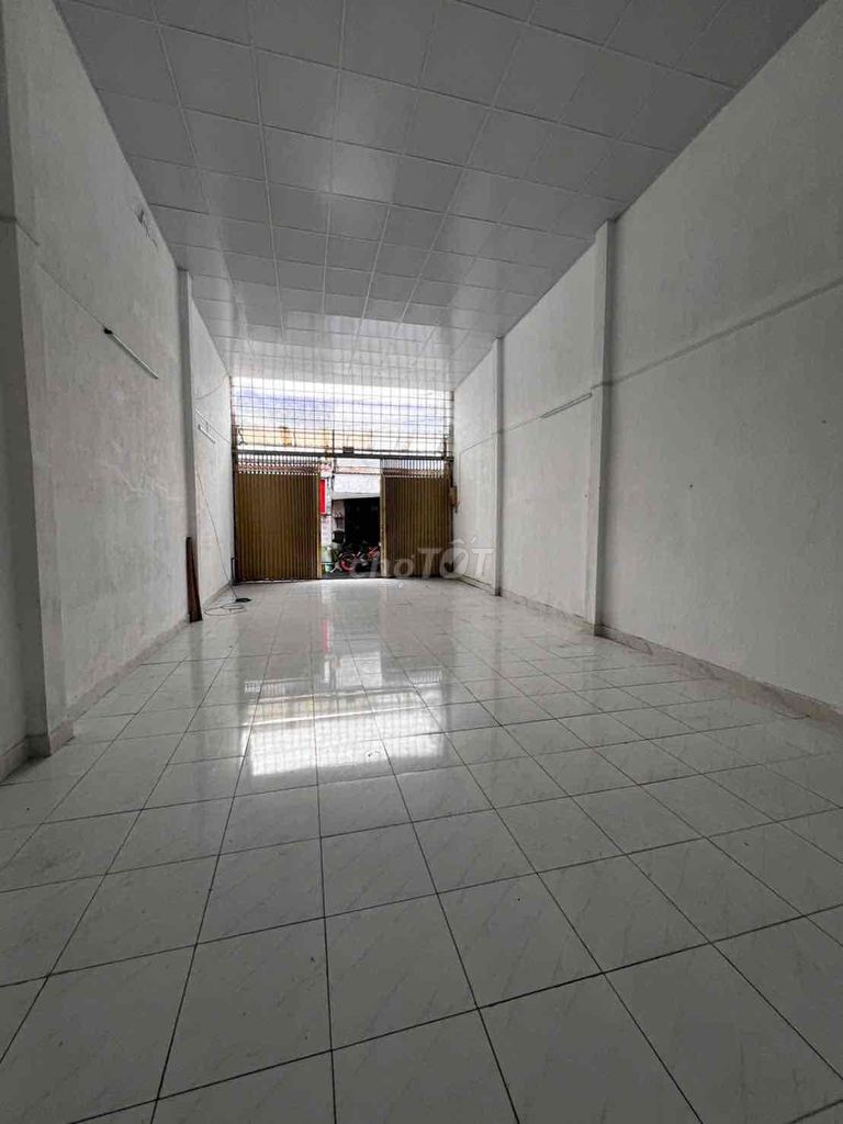 Renting a Dht 3rd house - near the tree market, District 12 - 8 million.