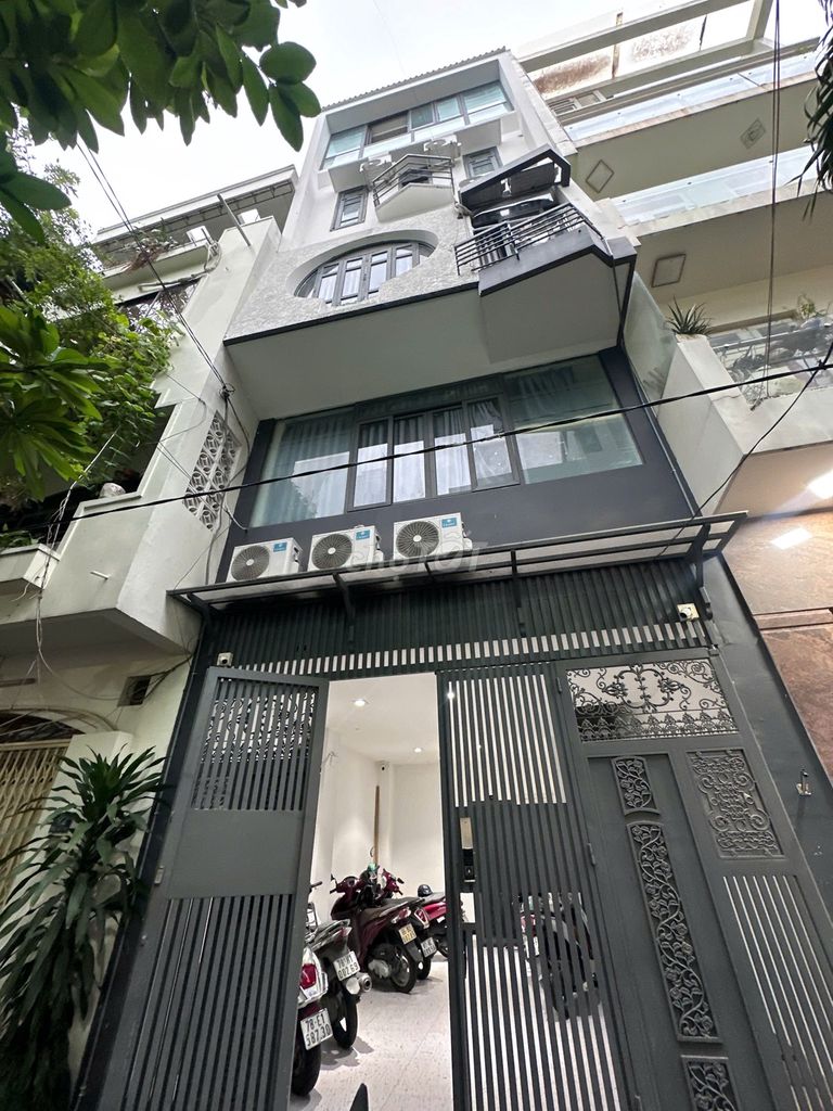 The studio is brand new. Cư Xá Trần Quang Diệu.