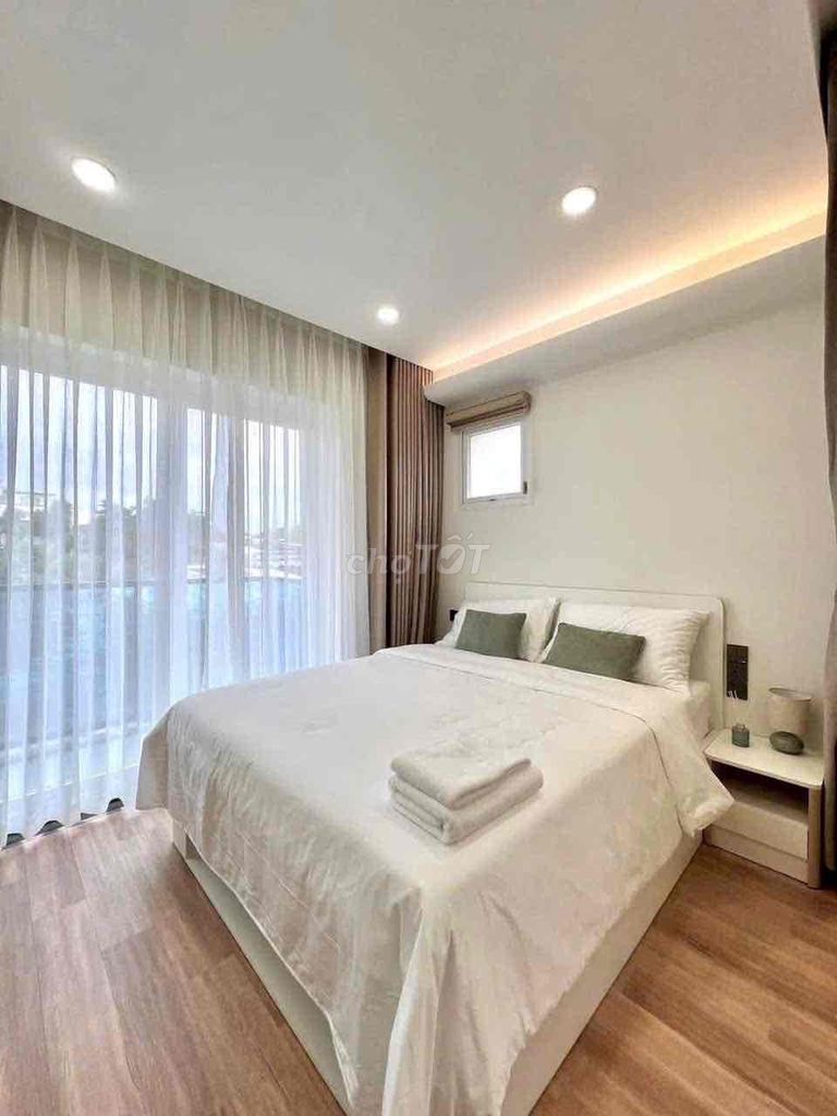 6,000,000 studio apartments - full interior of 7 - 100 percent.