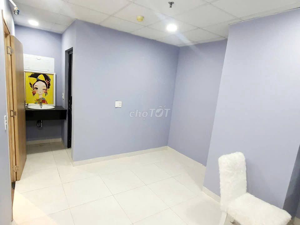 Ruby Garden apartment, Nguyễn Sỹ Sách rents three bedrooms at 11 million a month.