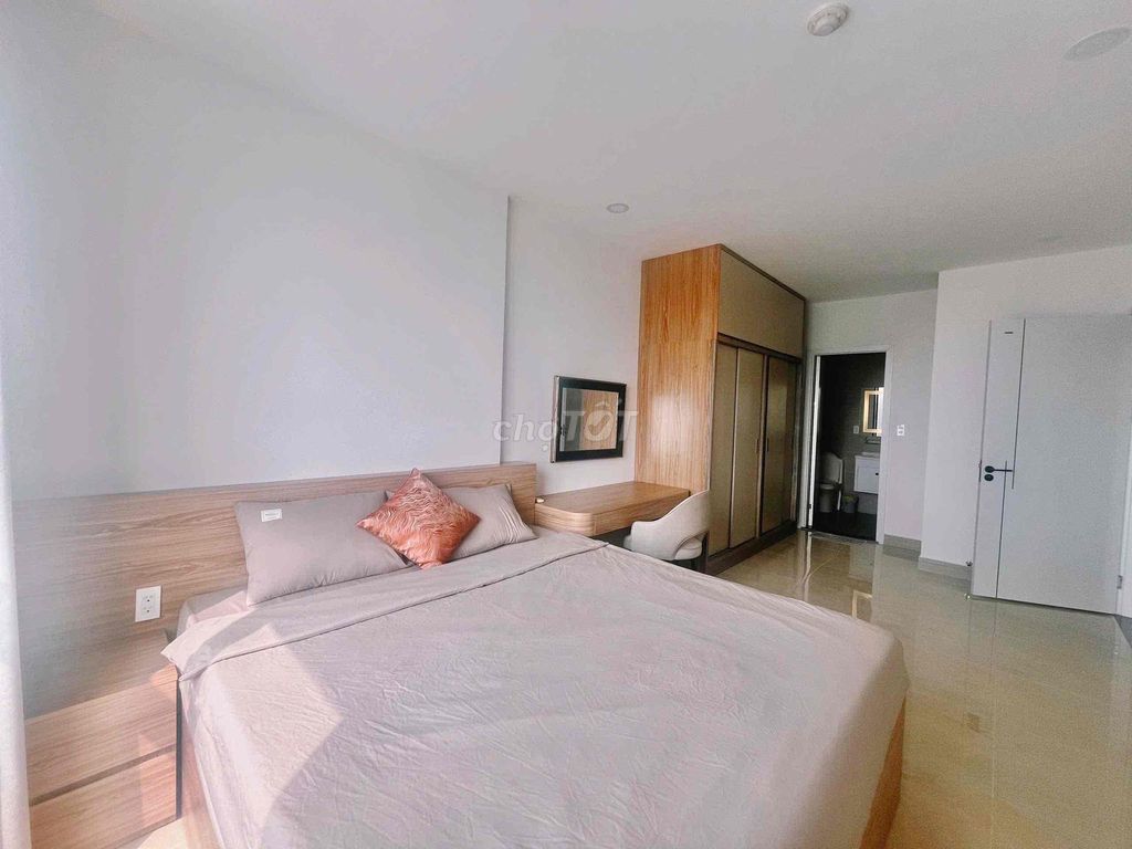 Renting Sunrise CityView District 7h: