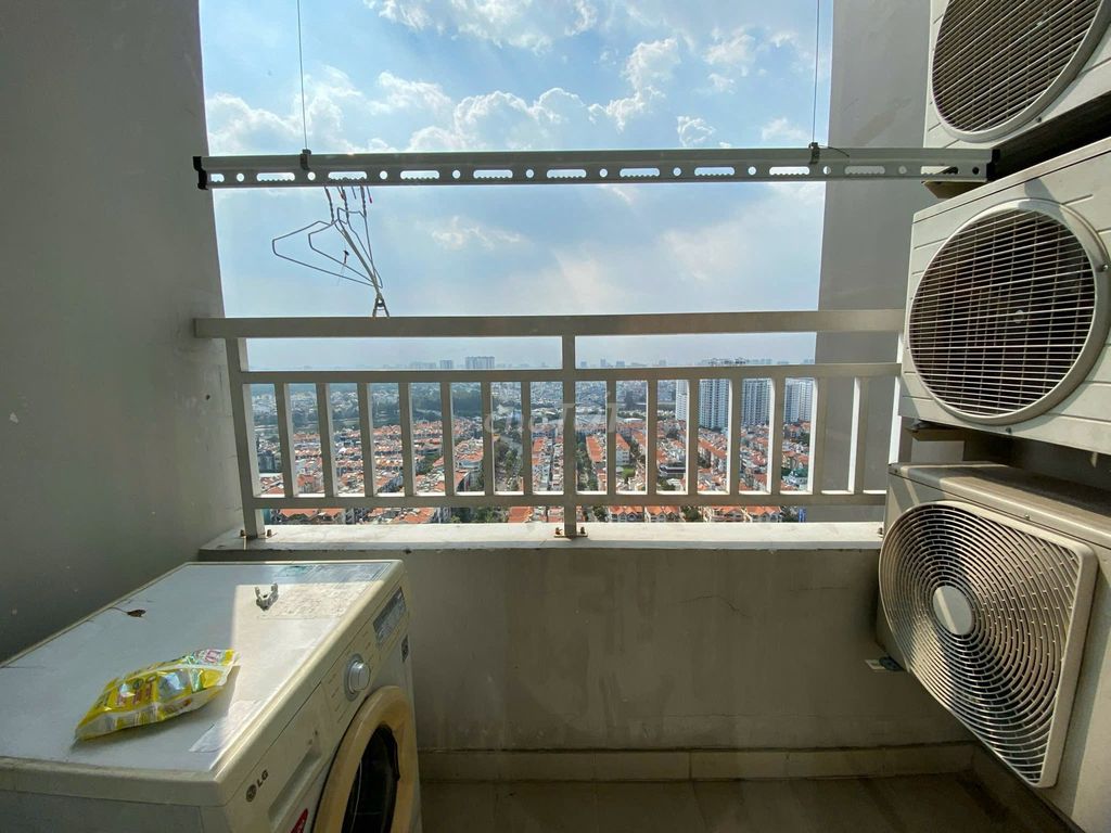 Rent Sunrise City senior apartment across from Lotte Mark of 7th.