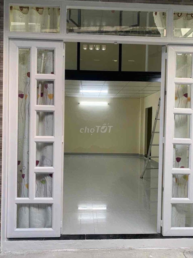 Two stories of renting only 7 t5 near Đất Thánh.