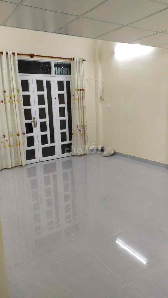 Two stories of renting only 7 t5 near Đất Thánh.