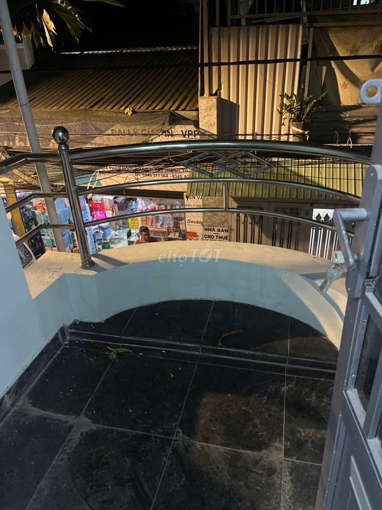 Nice house! Four-foot Dương Đức Hiền, one floor, three-and-a-half feet, two bedrooms, two toilets.