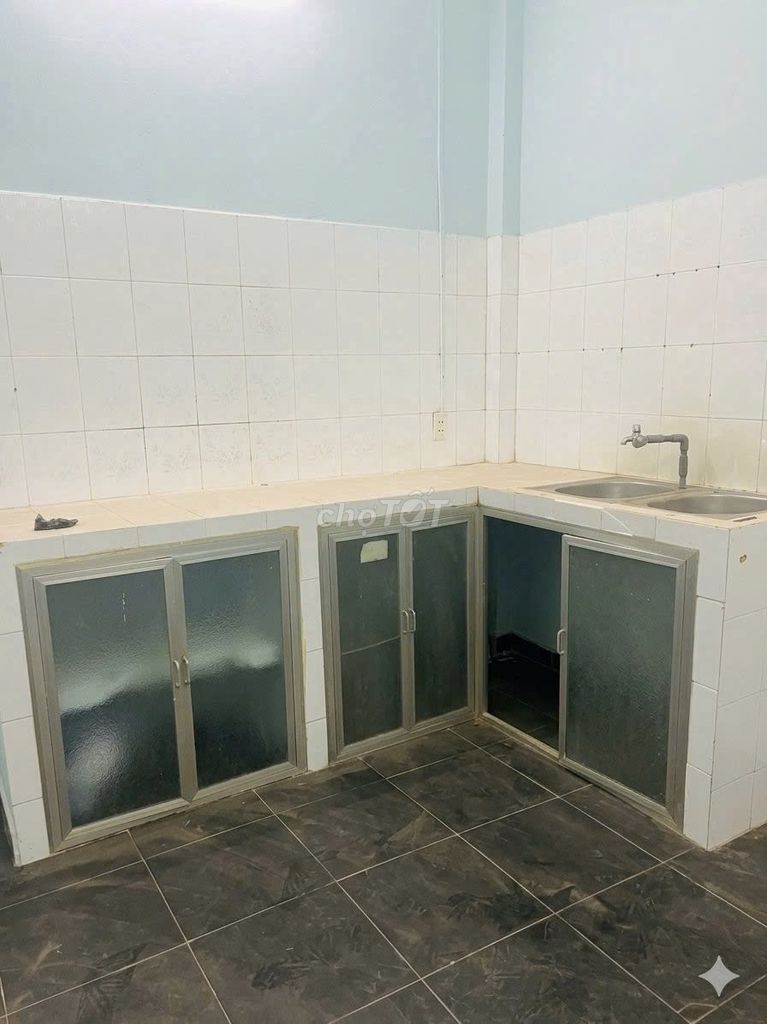 Nice house! Four-foot Dương Đức Hiền, one floor, three-and-a-half feet, two bedrooms, two toilets.