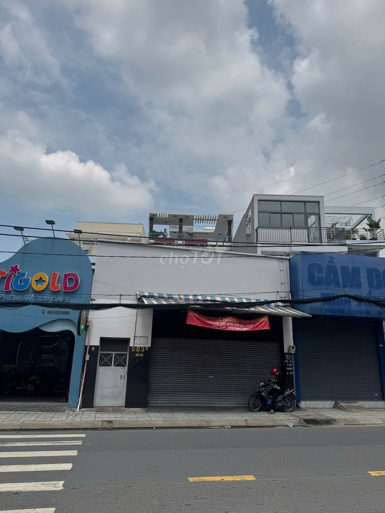 It's the owner who rents his house 8 meters-35 m GoVop