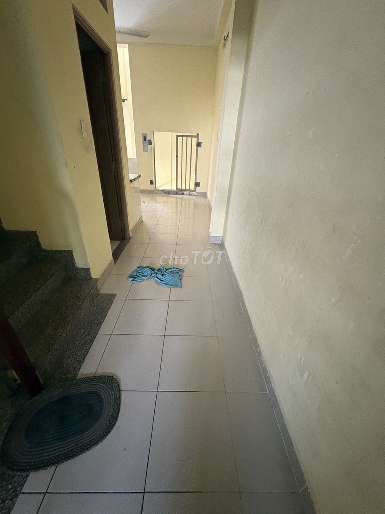 Rent a 1004 Lạc Long Quân house