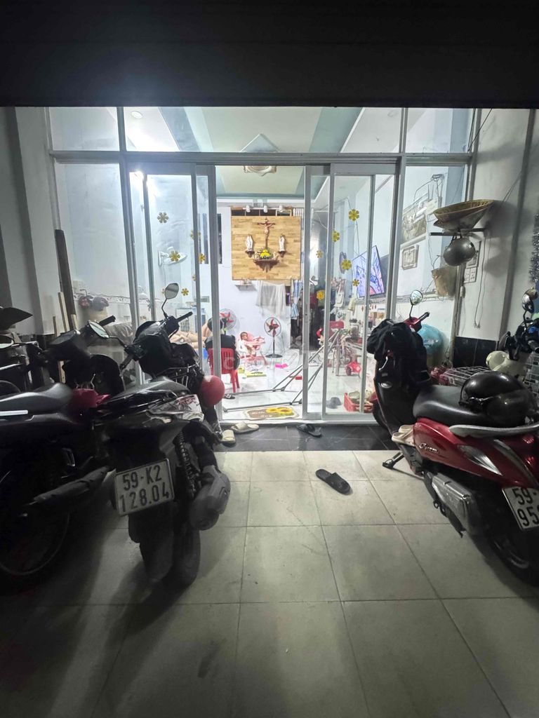 Trương Phước Phan Alley (4 x 12 meters), 2 floors, 3 bedroom 3 toilets