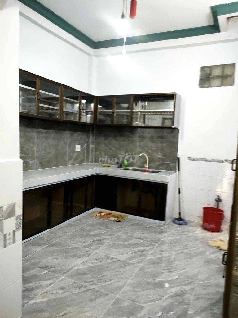 Three bedrooms, three toilets, 11.5 million are down.
