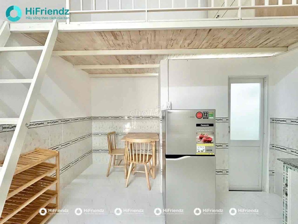 Rent room 25 meters, near the college of literature, industrial college.