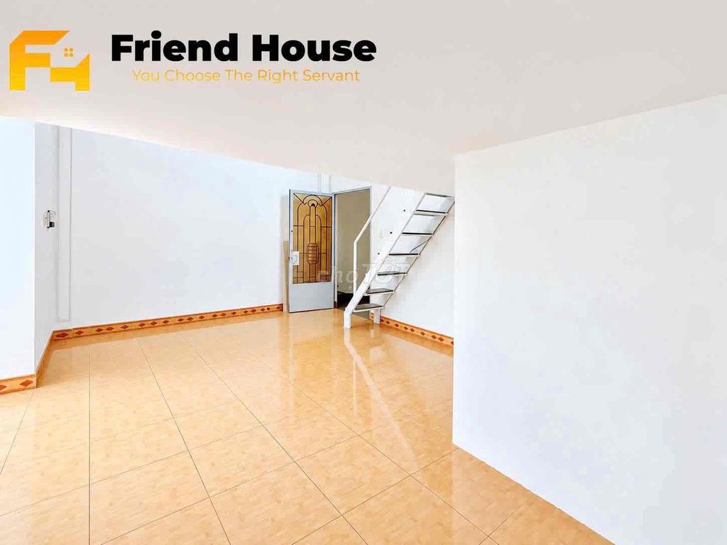 new empty room