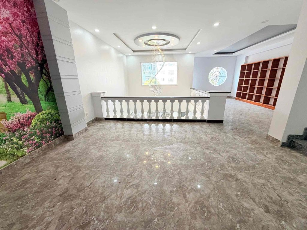 Rent the 7th County male mansion 8 x24 M, 5 bedrooms 6 55 million a month