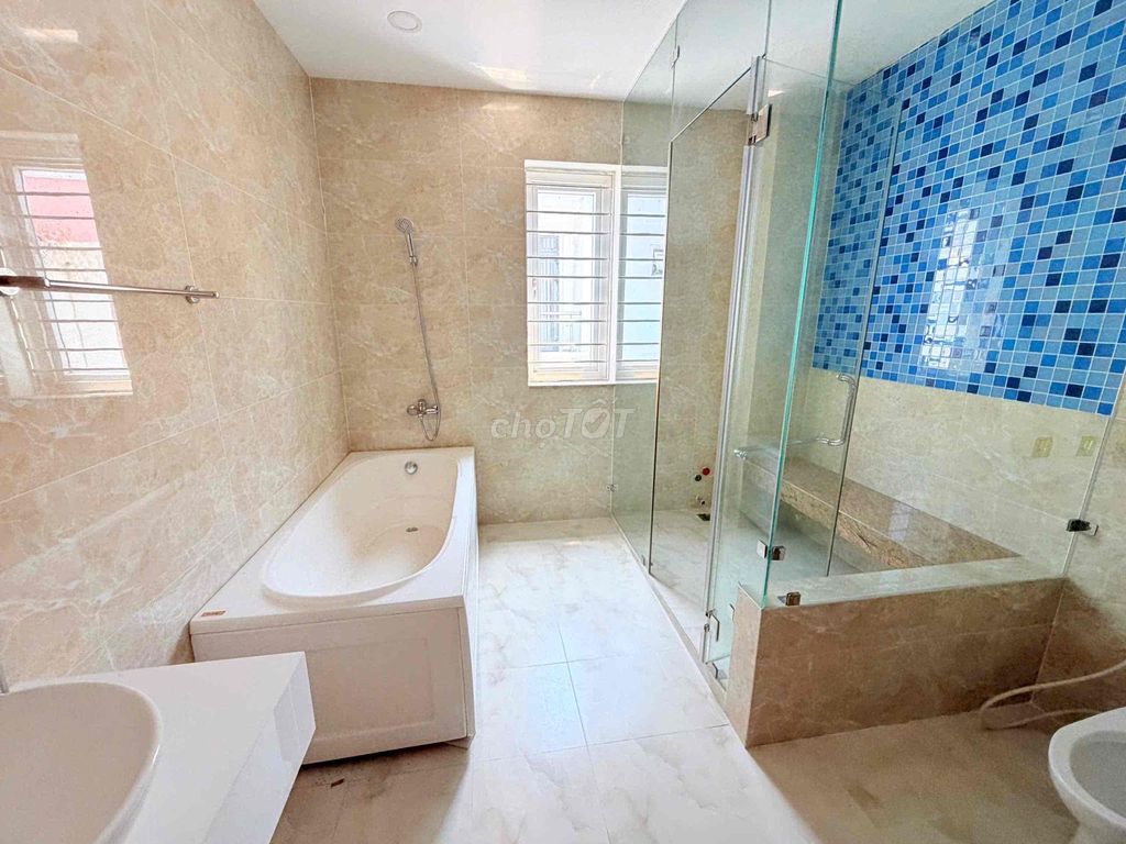 Rent the 7th County male mansion 8 x24 M, 5 bedrooms 6 55 million a month