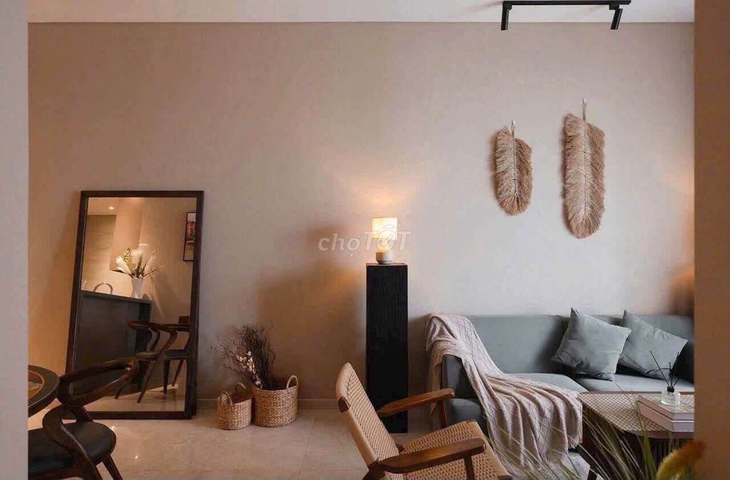 Rent a five-star apartment in District 1.