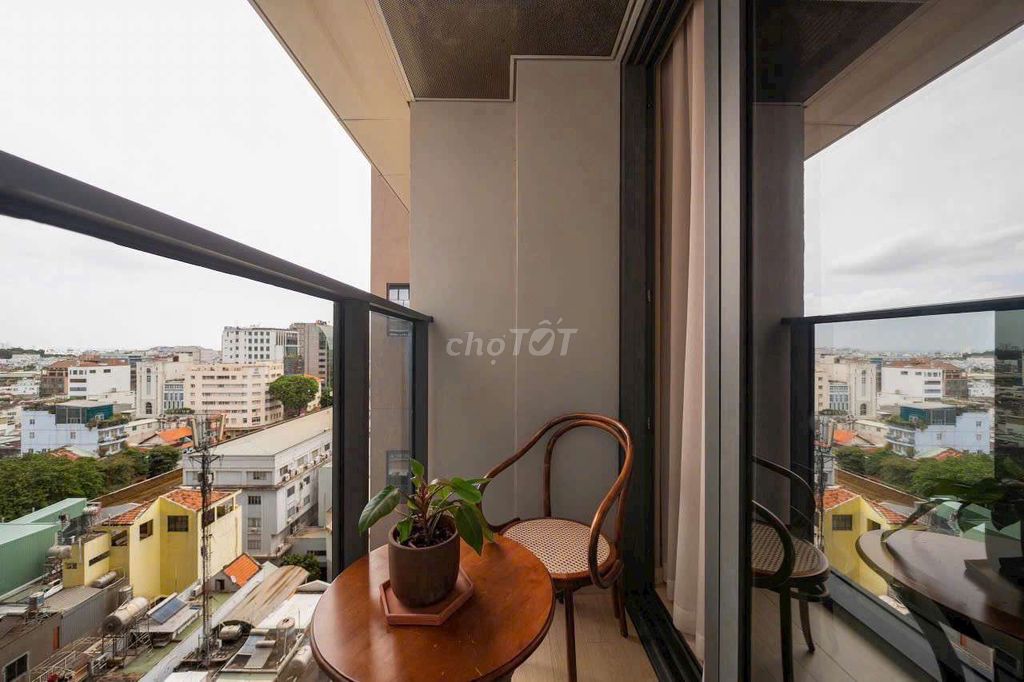 Rent a five-star apartment in District 1.