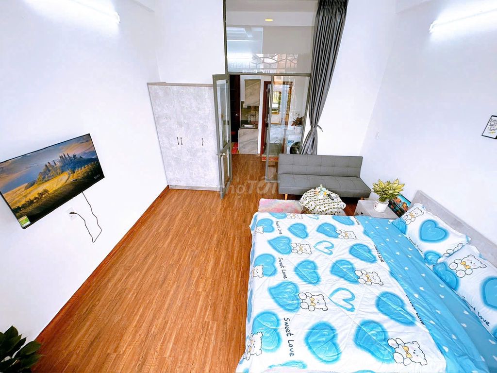 The Loi Chiang side separates the toilet balconies twice a week
