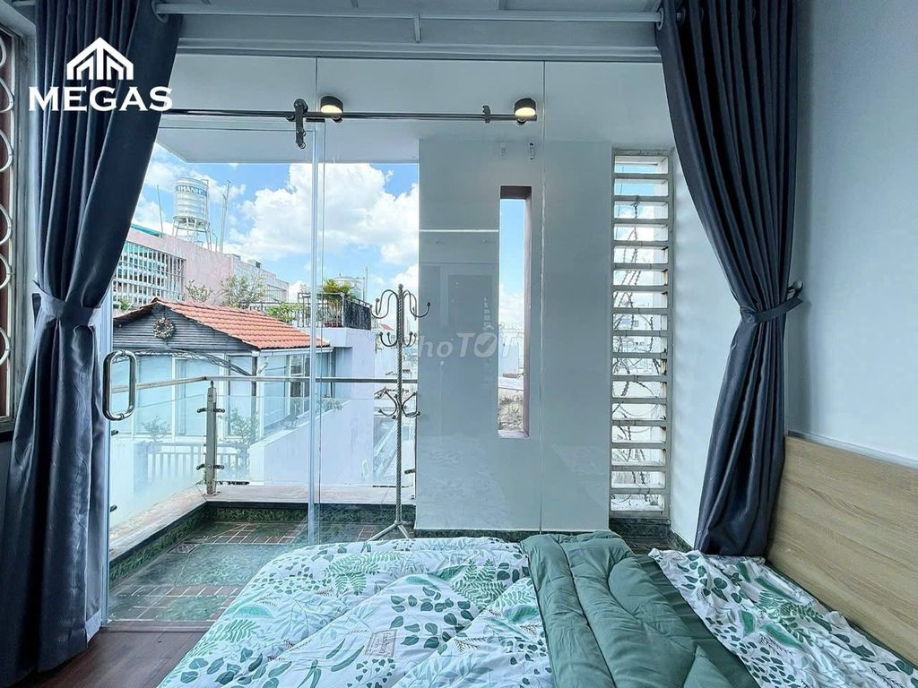 1 .50-foot bedroom - super-split balcony - near the school of economics - Free cars