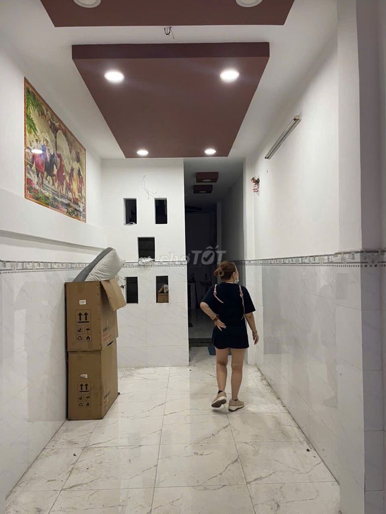 Rent an alley 6 meters.