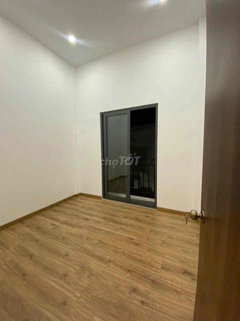 Phạm Văn Chiêu 2 4 4 4th floor bedroom 3 toilets have 12 million.