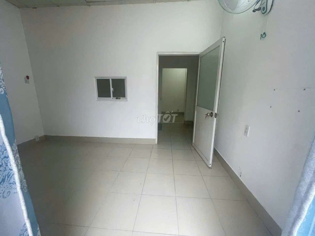Rent a house. Đỗ Nhuận. Sơn Kỳ.6 million. Two bedrooms. 4th Alley.