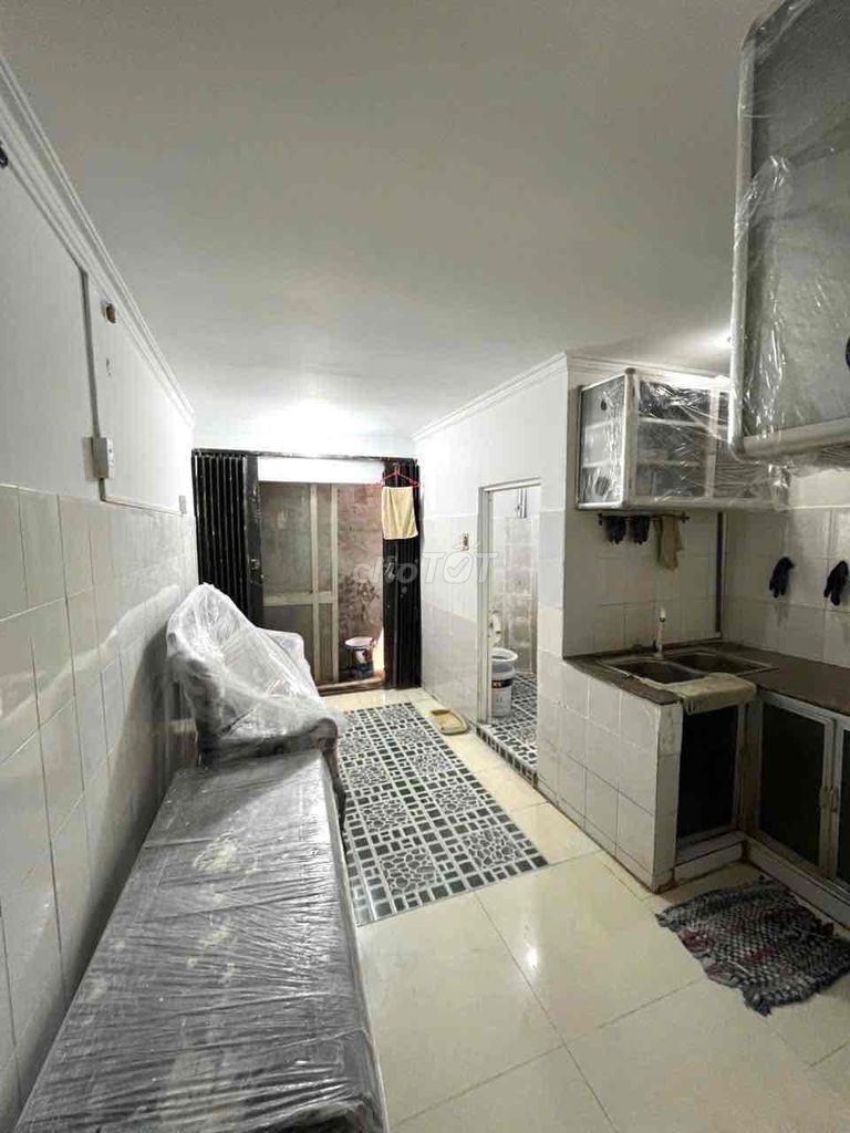 Car alley near the safe market. Two bedrooms. Lê Đức Thọ-730.