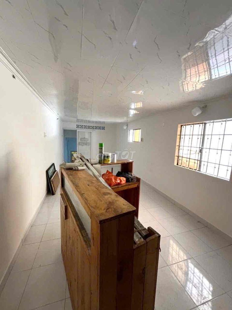 Car alley near the safe market. Two bedrooms. Lê Đức Thọ-730.