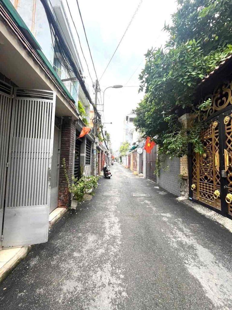 Car alley near the safe market. Two bedrooms. Lê Đức Thọ-730.