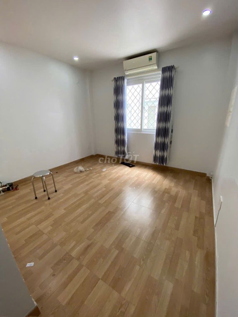 Rent a Three-Channel New York Pe.Tân Phong District 7 house.