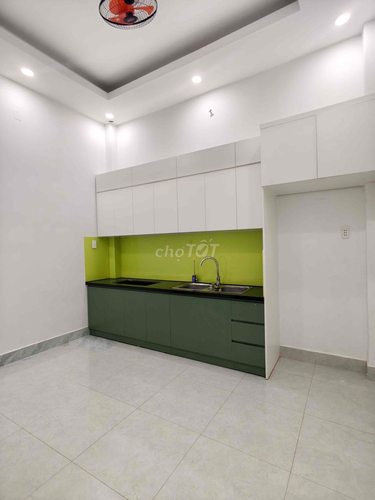 To rent Yuan, Center 7 and to celebrate