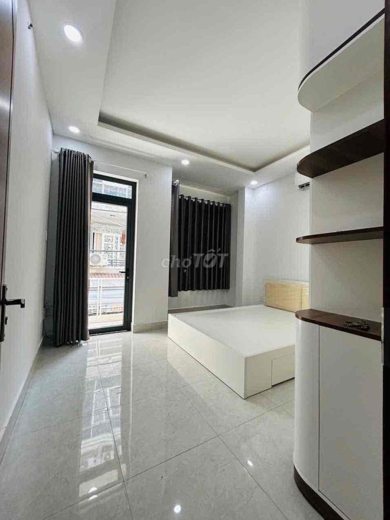 To rent Yuan, Center 7 and to celebrate