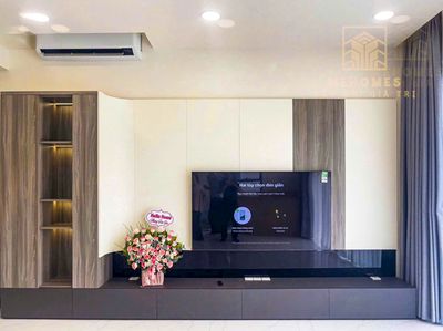 Three bedrooms, three bathrooms, 121 M2 full of furniture, 28 million.
