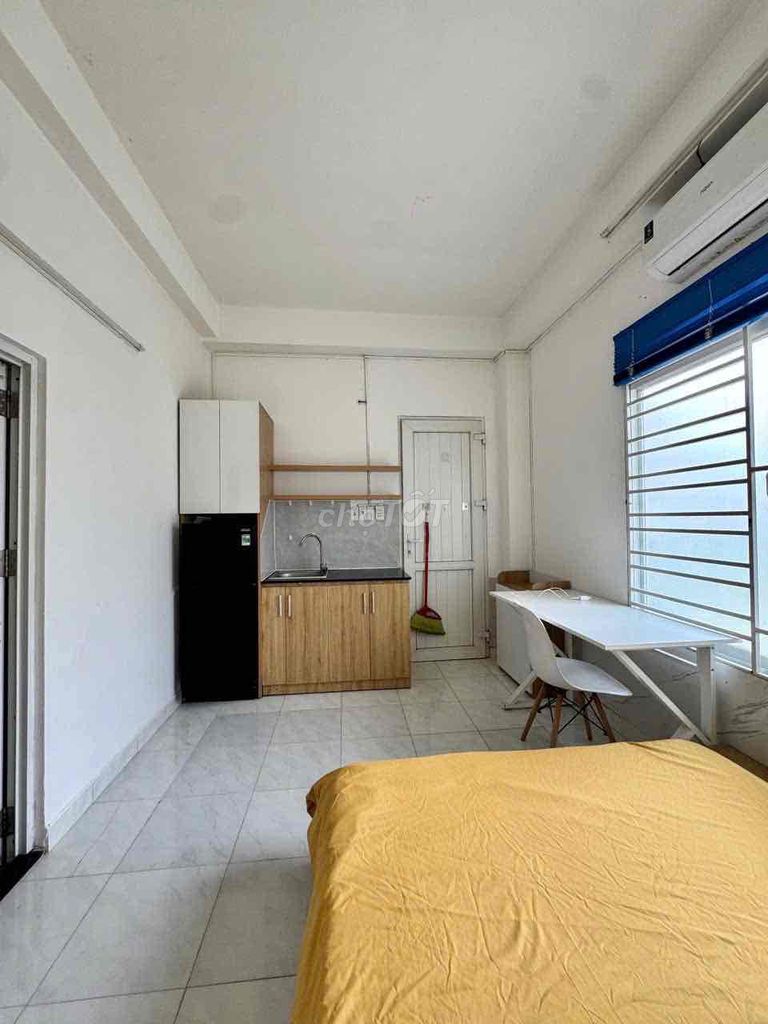 The window studio is in the safe market.