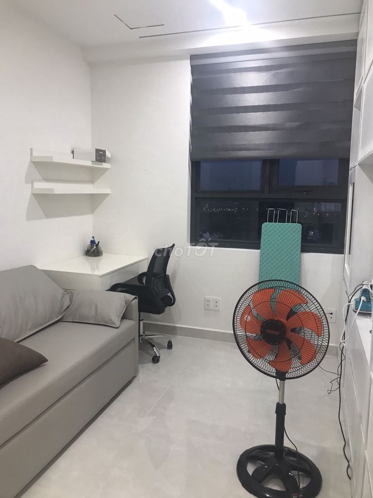 The rent apartment-- free pool.