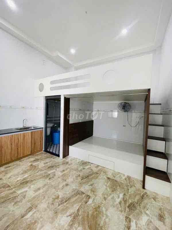 Get a room ready for air conditioning, clean and cool at 160th Street.