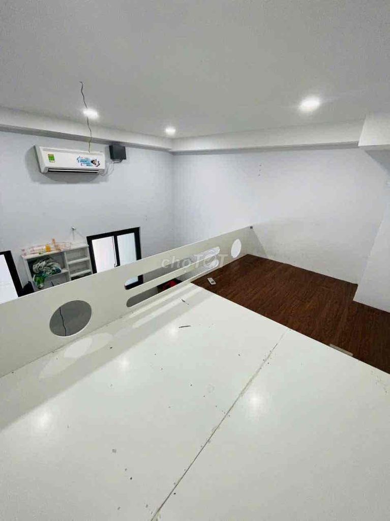 Get a room ready for air conditioning, clean and cool at 160th Street.