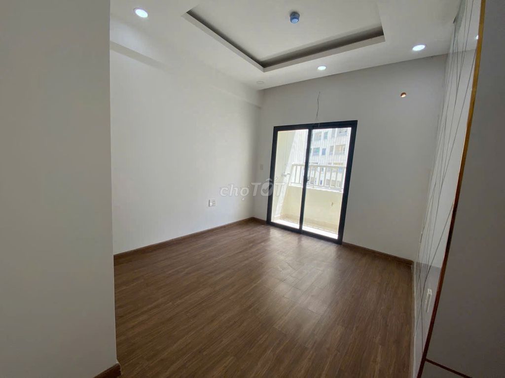 We need to rent two bedrooms. 54 meters. Two air conditionings only.