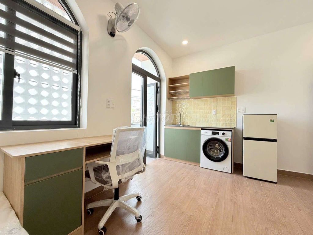 apartment 30 meters full interior, balcony right at Nguyễn Văn Thương.